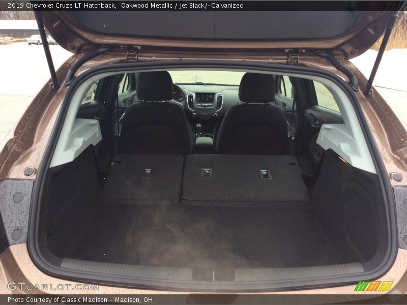 Oakwood Metallic / Jet Black/­Galvanized 2019 Chevrolet Cruze LT Hatchback
