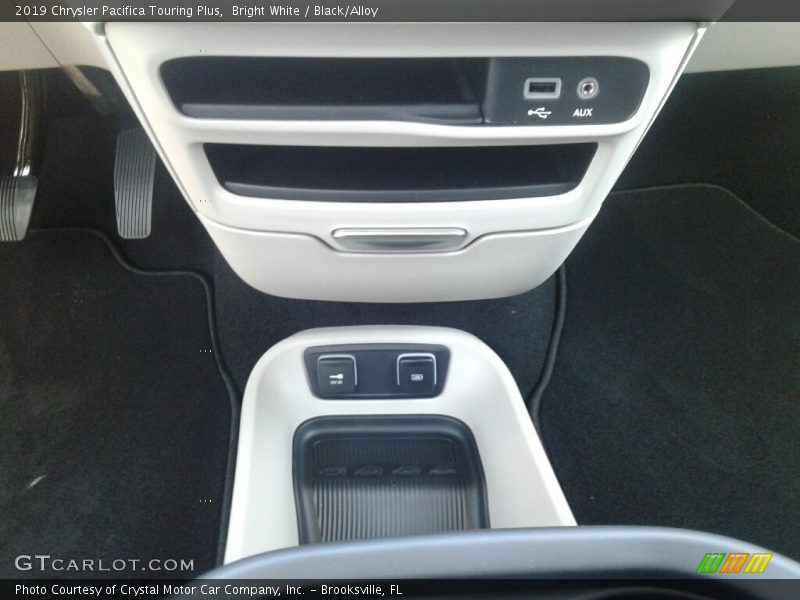 Bright White / Black/Alloy 2019 Chrysler Pacifica Touring Plus