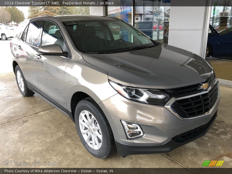 Pepperdust Metallic / Jet Black 2019 Chevrolet Equinox LT AWD