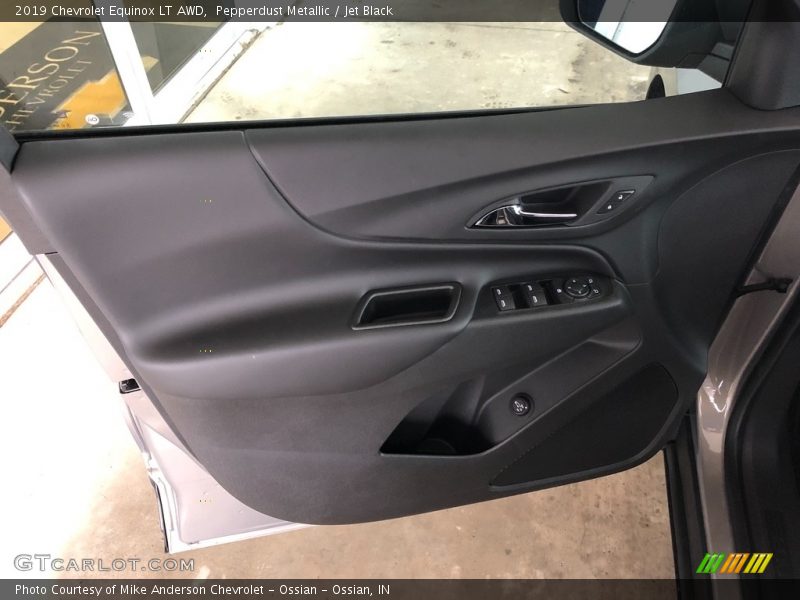 Pepperdust Metallic / Jet Black 2019 Chevrolet Equinox LT AWD