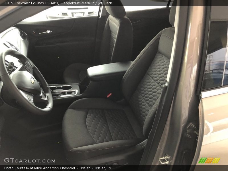 Pepperdust Metallic / Jet Black 2019 Chevrolet Equinox LT AWD
