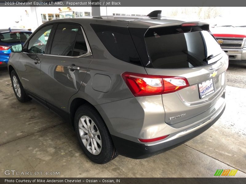 Pepperdust Metallic / Jet Black 2019 Chevrolet Equinox LT AWD