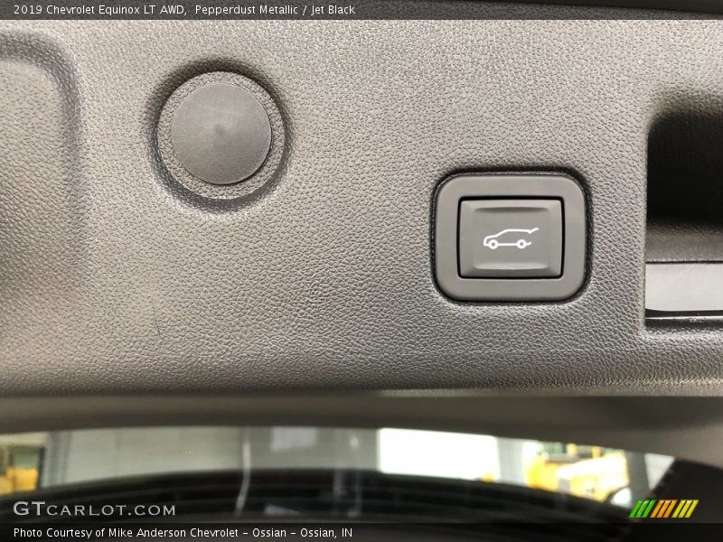 Pepperdust Metallic / Jet Black 2019 Chevrolet Equinox LT AWD