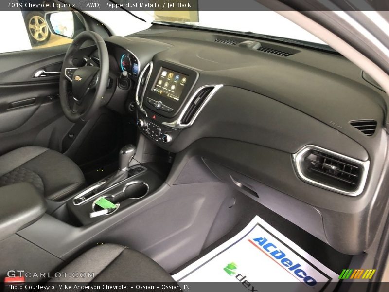 Pepperdust Metallic / Jet Black 2019 Chevrolet Equinox LT AWD