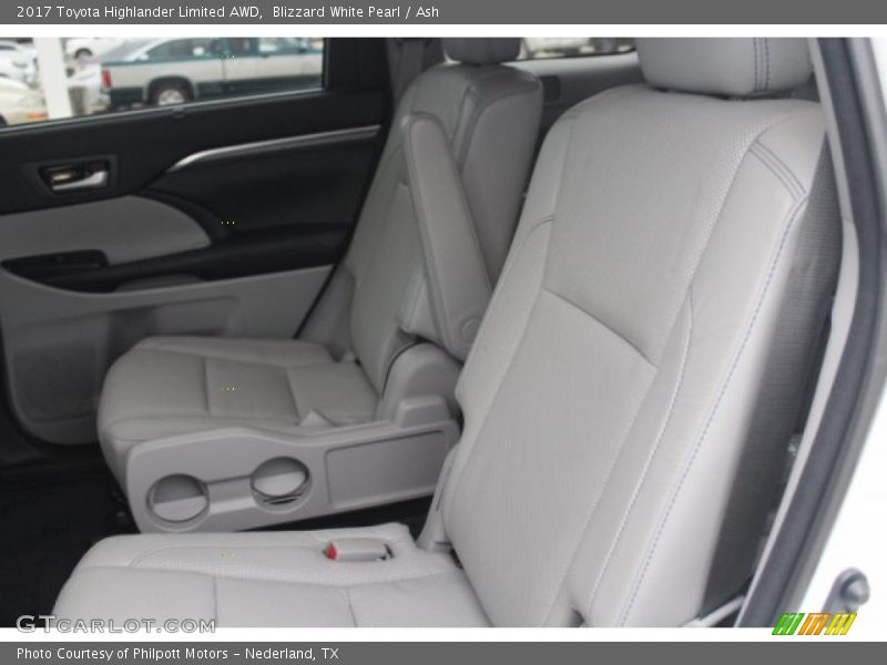 Blizzard White Pearl / Ash 2017 Toyota Highlander Limited AWD