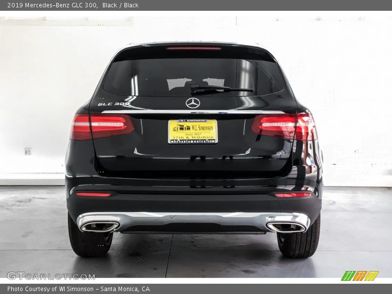 Black / Black 2019 Mercedes-Benz GLC 300