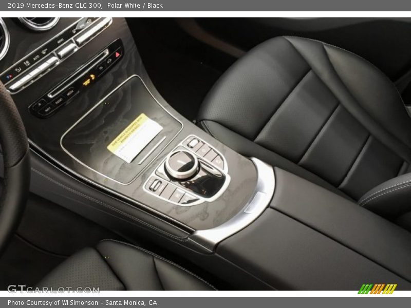Polar White / Black 2019 Mercedes-Benz GLC 300