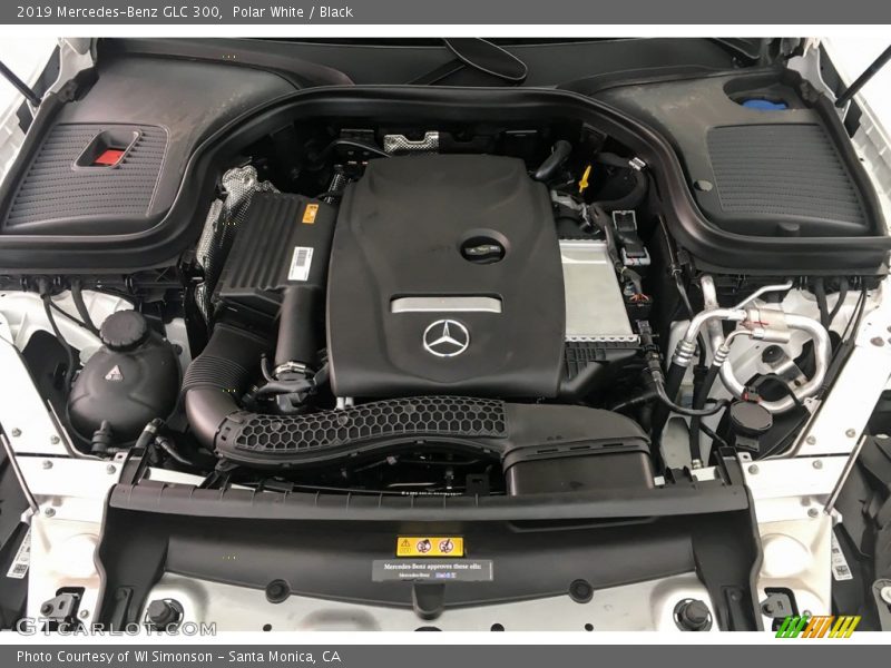 Polar White / Black 2019 Mercedes-Benz GLC 300