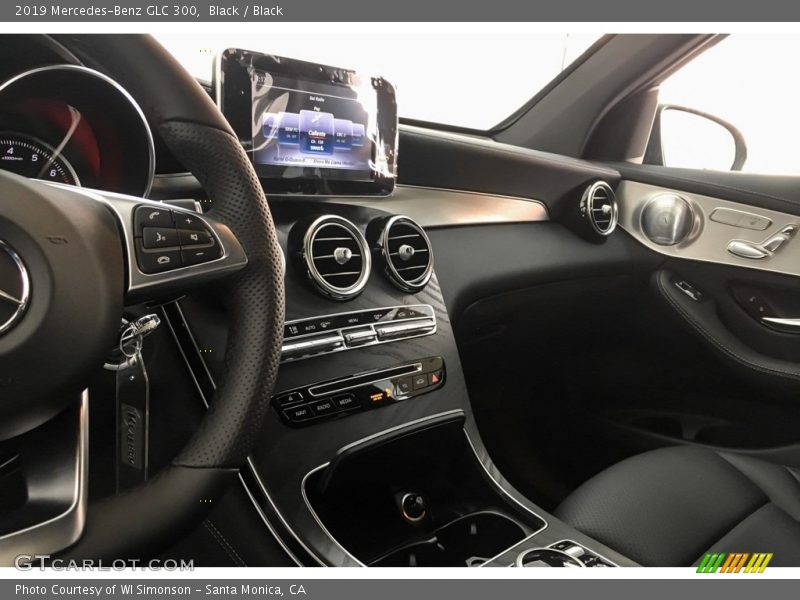Black / Black 2019 Mercedes-Benz GLC 300