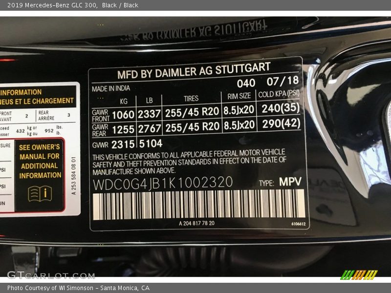 Black / Black 2019 Mercedes-Benz GLC 300