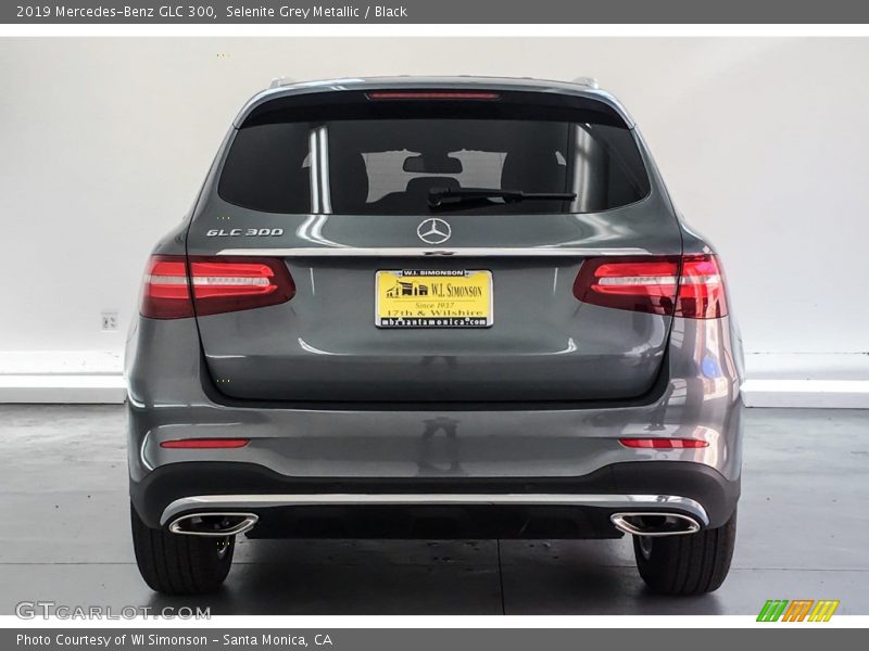 Selenite Grey Metallic / Black 2019 Mercedes-Benz GLC 300