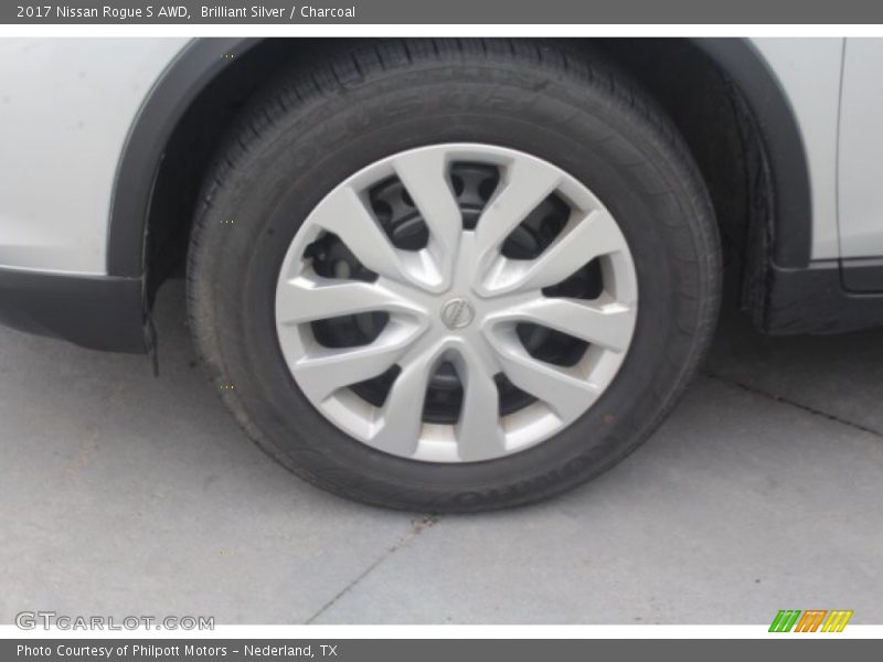Brilliant Silver / Charcoal 2017 Nissan Rogue S AWD