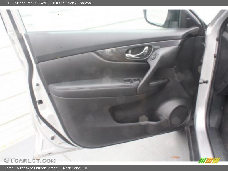 Brilliant Silver / Charcoal 2017 Nissan Rogue S AWD