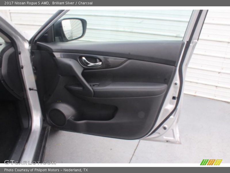 Brilliant Silver / Charcoal 2017 Nissan Rogue S AWD