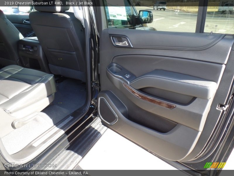 Black / Jet Black 2019 Chevrolet Suburban LT 4WD