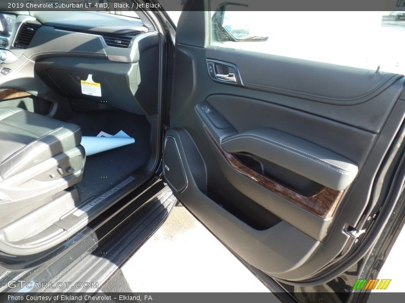 Black / Jet Black 2019 Chevrolet Suburban LT 4WD