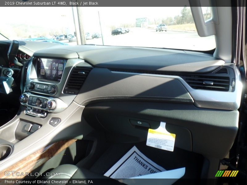 Black / Jet Black 2019 Chevrolet Suburban LT 4WD