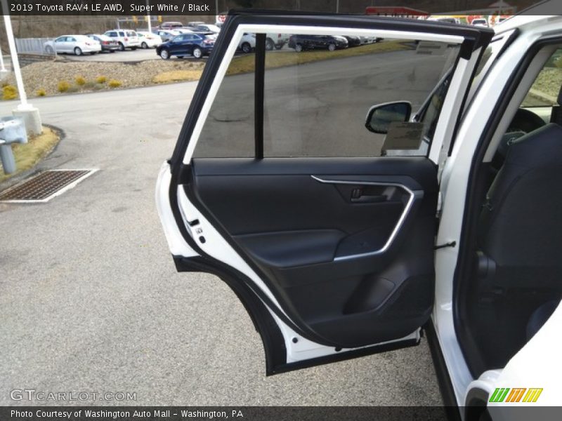 Super White / Black 2019 Toyota RAV4 LE AWD