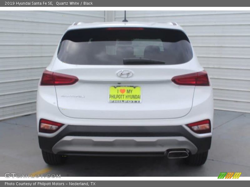 Quartz White / Black 2019 Hyundai Santa Fe SE