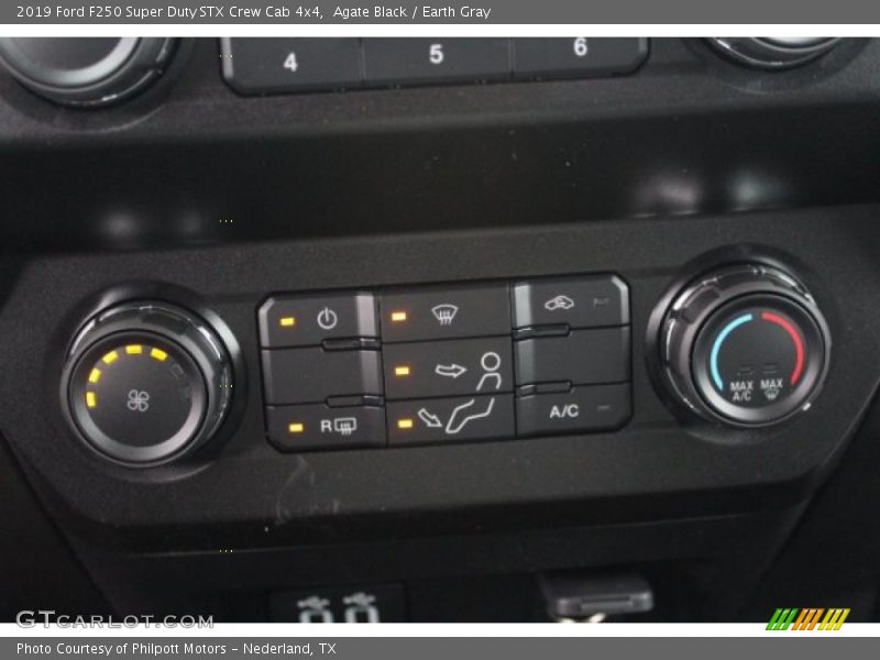 Agate Black / Earth Gray 2019 Ford F250 Super Duty STX Crew Cab 4x4