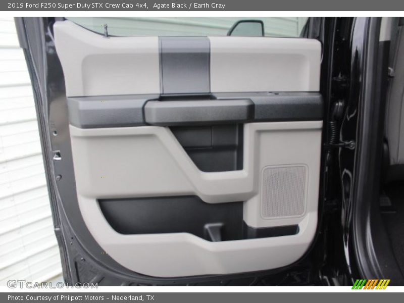 Agate Black / Earth Gray 2019 Ford F250 Super Duty STX Crew Cab 4x4