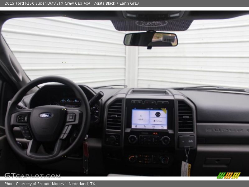 Agate Black / Earth Gray 2019 Ford F250 Super Duty STX Crew Cab 4x4