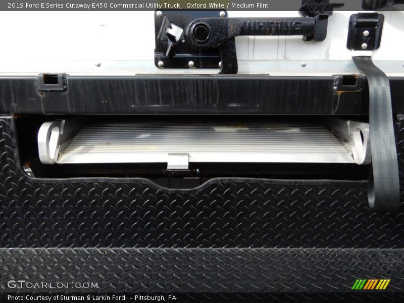 Oxford White / Medium Flint 2019 Ford E Series Cutaway E450 Commercial Utility Truck