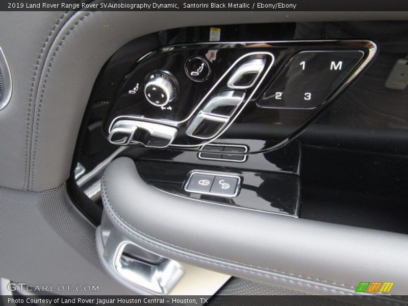 Controls of 2019 Range Rover SVAutobiography Dynamic