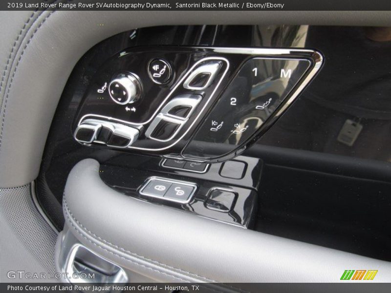 Controls of 2019 Range Rover SVAutobiography Dynamic