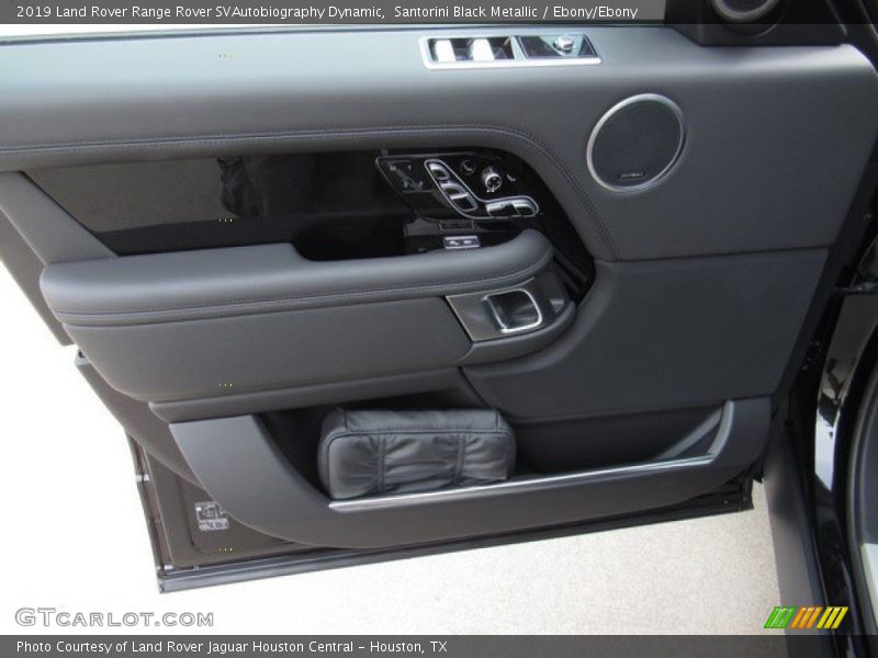 Door Panel of 2019 Range Rover SVAutobiography Dynamic