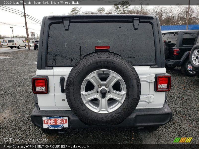 Bright White / Black 2019 Jeep Wrangler Sport 4x4
