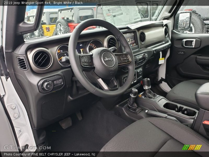 Bright White / Black 2019 Jeep Wrangler Sport 4x4