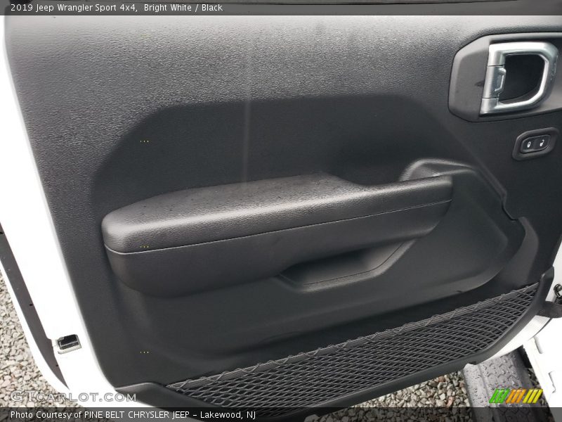 Bright White / Black 2019 Jeep Wrangler Sport 4x4