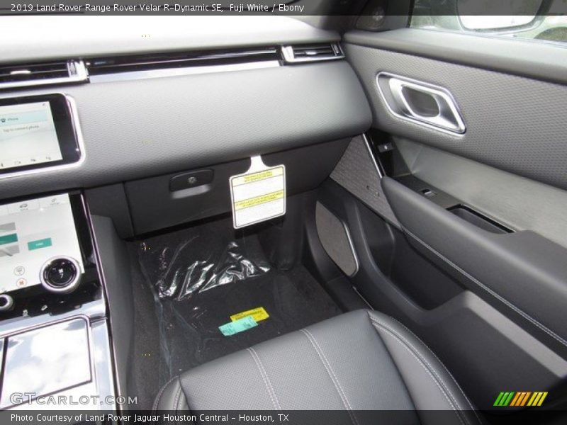 Fuji White / Ebony 2019 Land Rover Range Rover Velar R-Dynamic SE