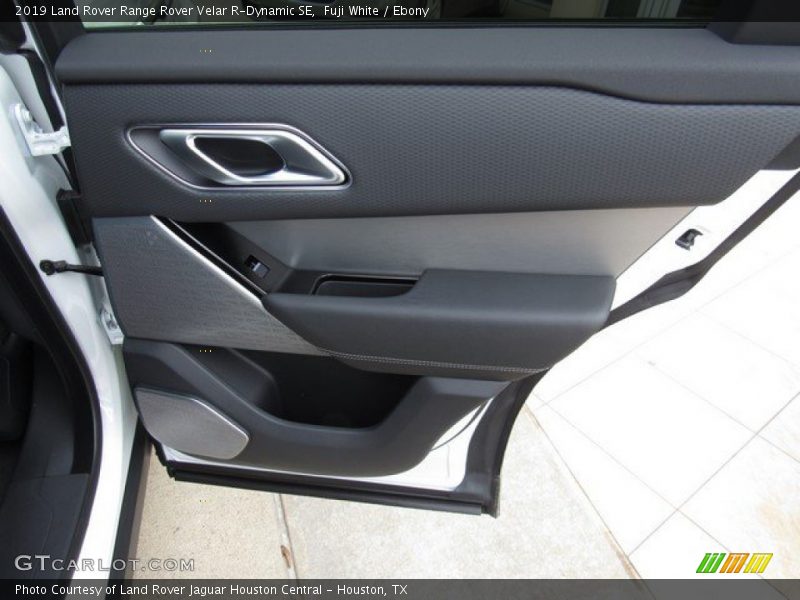 Fuji White / Ebony 2019 Land Rover Range Rover Velar R-Dynamic SE