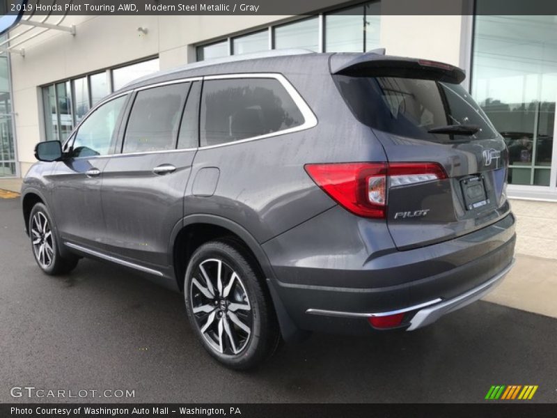 Modern Steel Metallic / Gray 2019 Honda Pilot Touring AWD