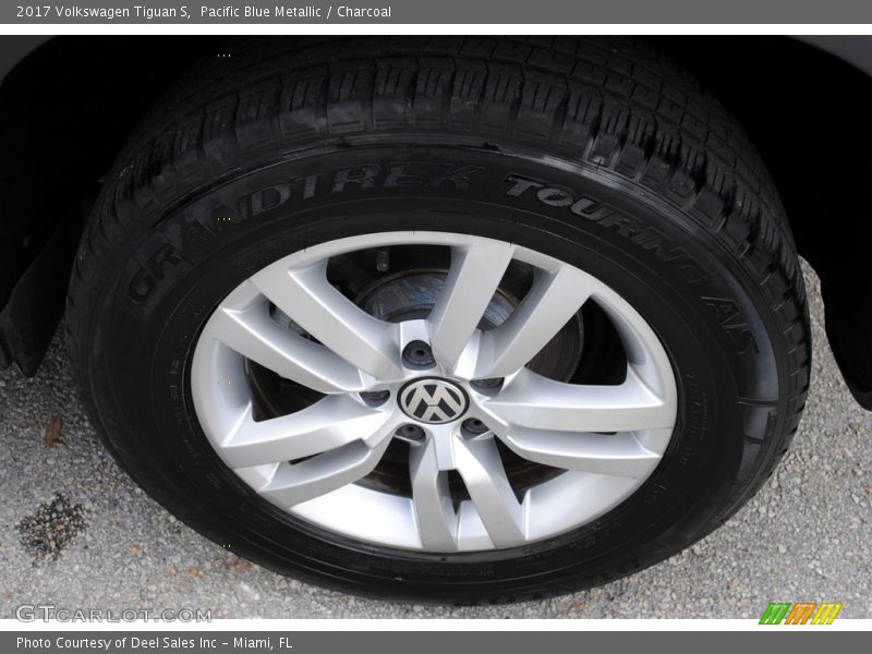 Pacific Blue Metallic / Charcoal 2017 Volkswagen Tiguan S