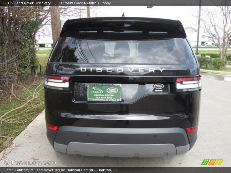 Santorini Black Metallic / Ebony 2019 Land Rover Discovery SE