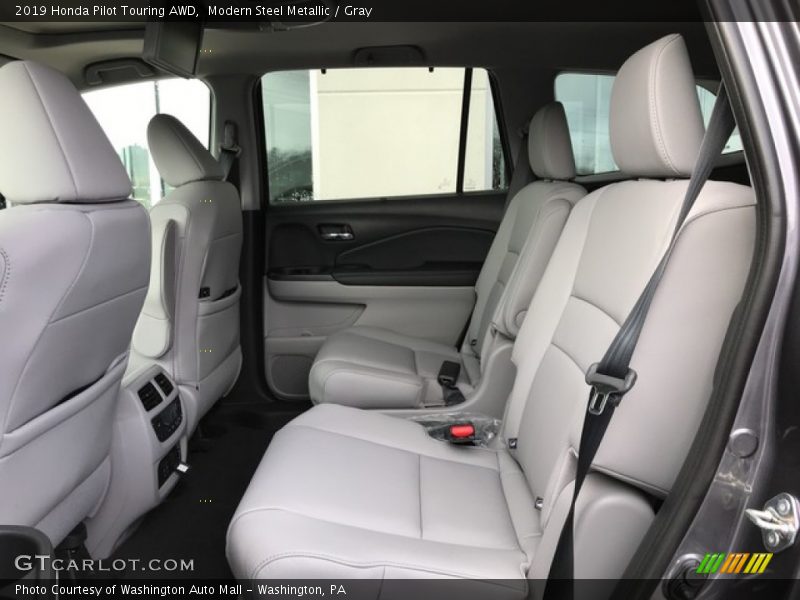 Modern Steel Metallic / Gray 2019 Honda Pilot Touring AWD