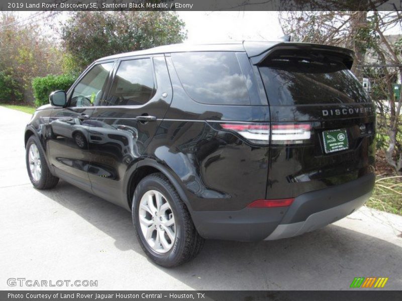 Santorini Black Metallic / Ebony 2019 Land Rover Discovery SE