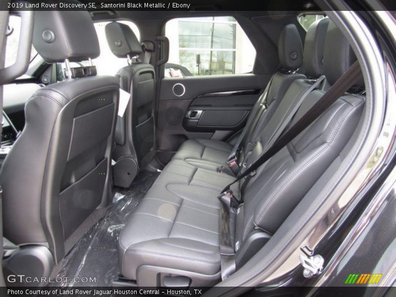 Santorini Black Metallic / Ebony 2019 Land Rover Discovery SE