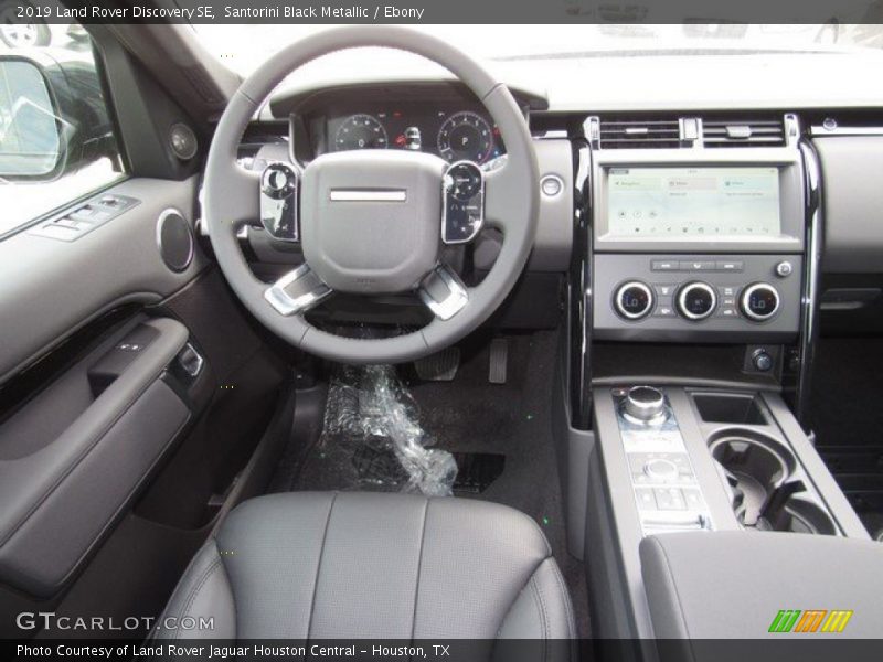 Santorini Black Metallic / Ebony 2019 Land Rover Discovery SE