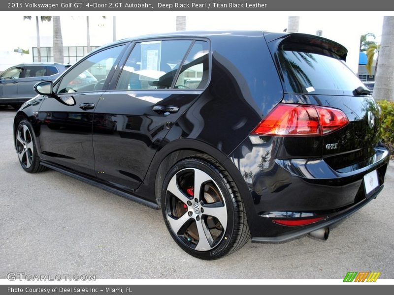 Deep Black Pearl / Titan Black Leather 2015 Volkswagen Golf GTI 4-Door 2.0T Autobahn
