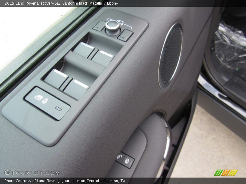 Santorini Black Metallic / Ebony 2019 Land Rover Discovery SE