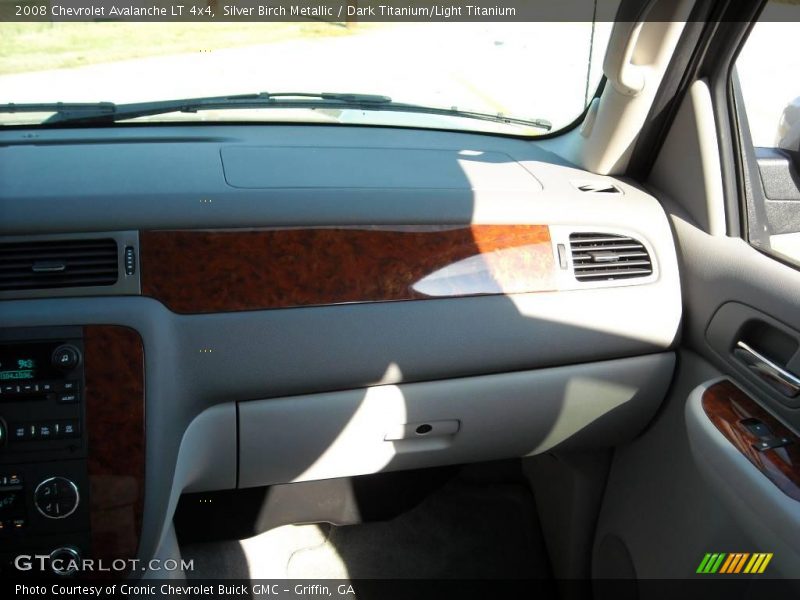 Silver Birch Metallic / Dark Titanium/Light Titanium 2008 Chevrolet Avalanche LT 4x4