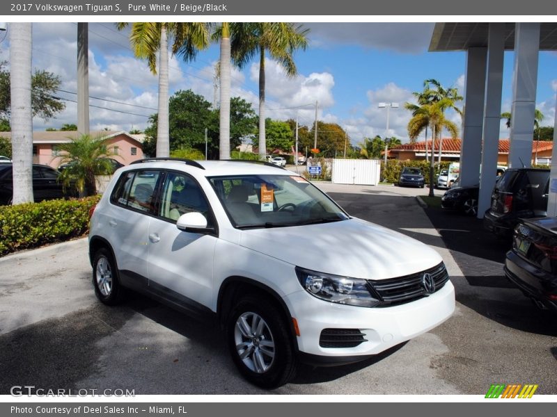 Pure White / Beige/Black 2017 Volkswagen Tiguan S