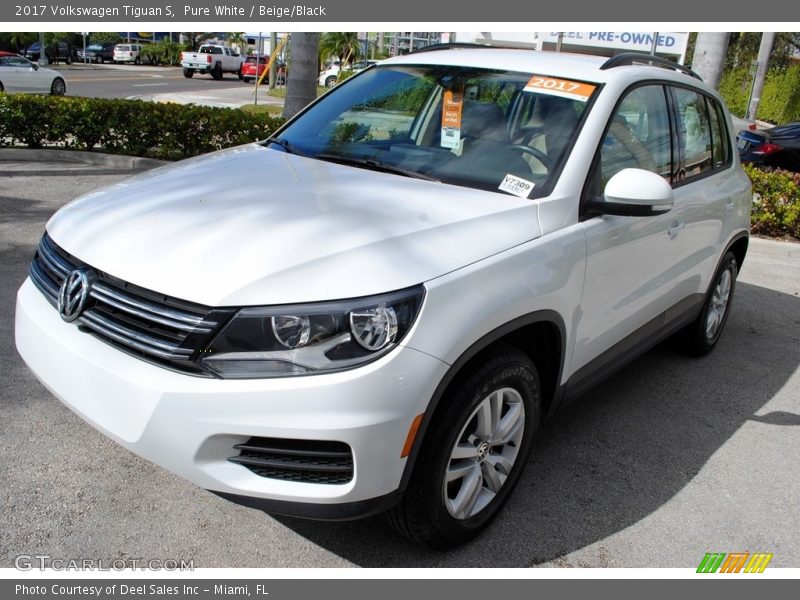 Pure White / Beige/Black 2017 Volkswagen Tiguan S