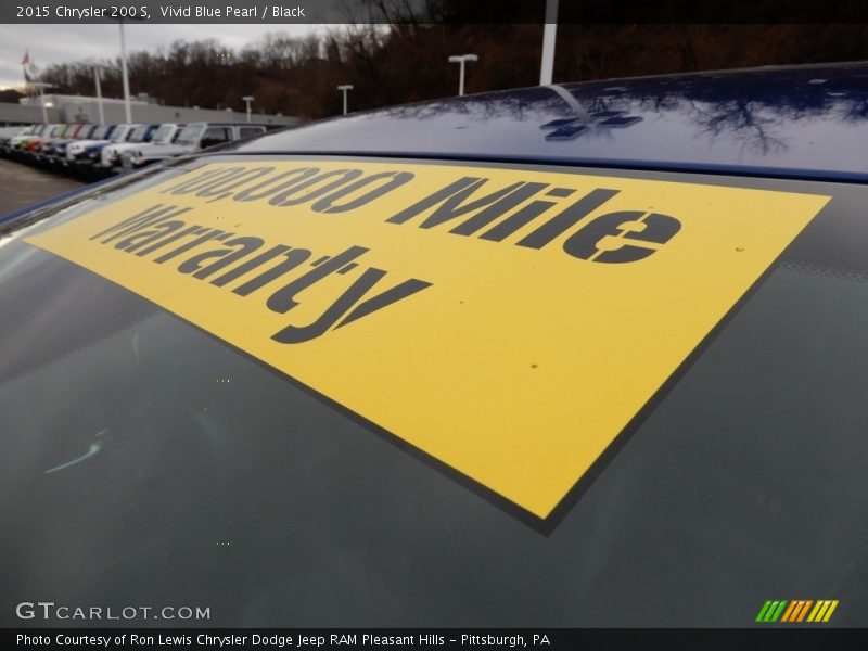 Vivid Blue Pearl / Black 2015 Chrysler 200 S