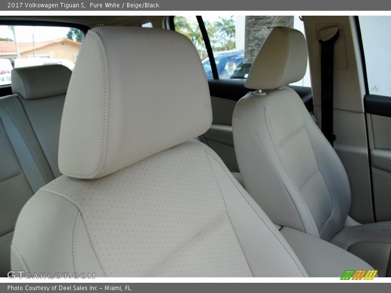 Pure White / Beige/Black 2017 Volkswagen Tiguan S