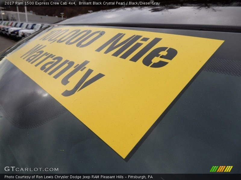 Brilliant Black Crystal Pearl / Black/Diesel Gray 2017 Ram 1500 Express Crew Cab 4x4